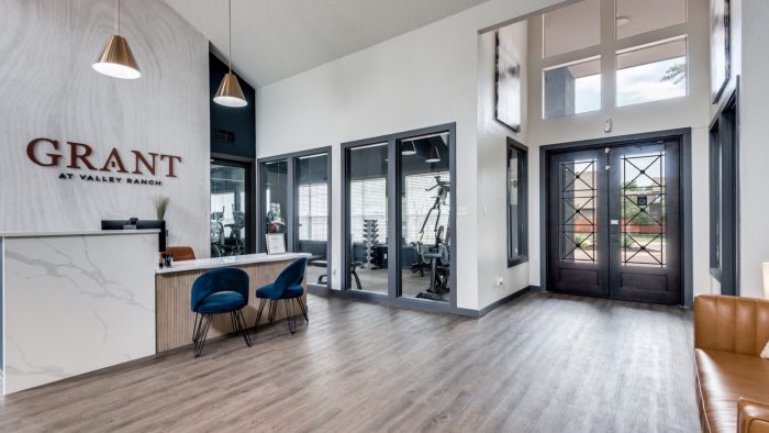 the lobby of grant apartments in dallas, texas at The Grant Valley Ranch